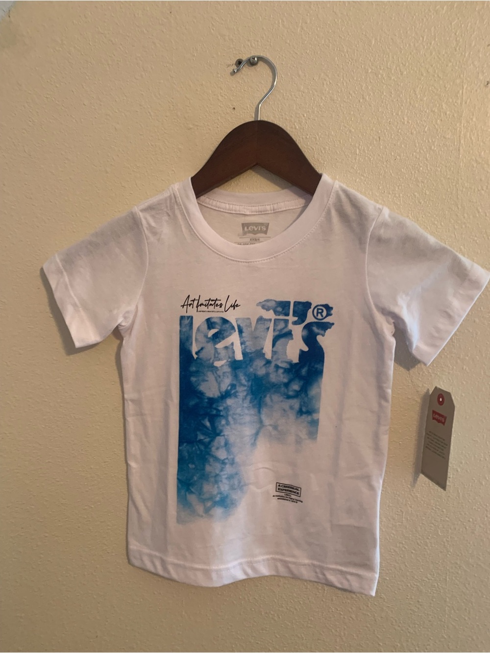 NWT-Kids Size 4 Levi's White Tee